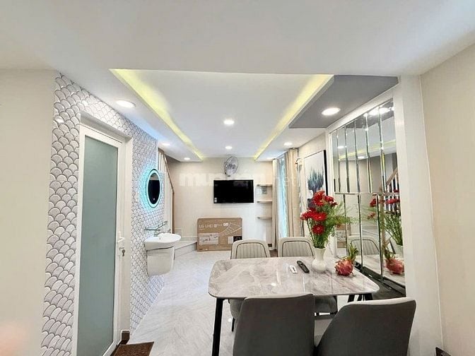 ⭐️Nhà tuyệt đẹp CAO CẤP Huỳnh Văn Bánh, P15, Q.Phú Nhuận, ở ngay