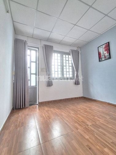 Quận 7, nhà 2 tầng, 2 phòng ngủ, 27m2, shr, giá 3 tỷ nhỉnh