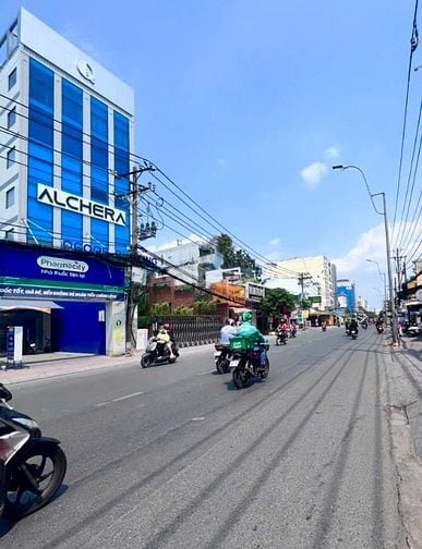 HXH 12m ngay VINCOM Nguyễn Xí P.26 BT. 10x17m. 170m2 đất. Vị trí Đẹp.