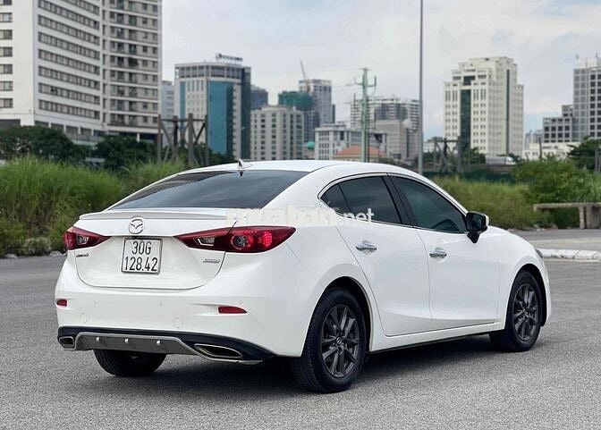 Mazda 3 2017 FL 1.5 AT Sedan - 100000 km