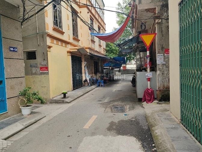 NHÀ 5 TẦNG XÂY MỚI , NGÕ RỘNG, GẦN CHỢ, TRƯỜNG HỌC 