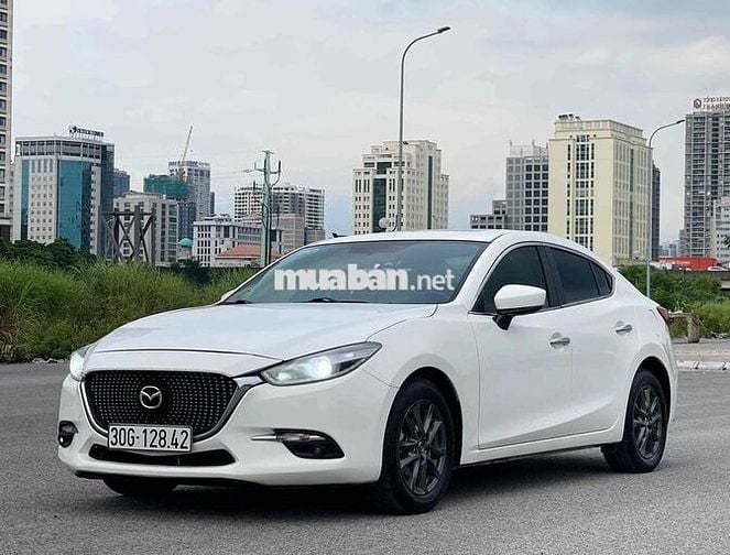 Mazda 3 2017 FL 1.5 AT Sedan - 100000 km