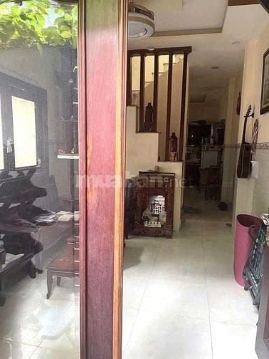 Cho thuê nhà 2 mặt tiền Đường 3/2, P.2, Q.11 giá 15tr