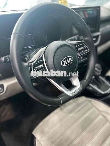 Kia Seltos 2021 Premium 1.4 AT - 67000 km