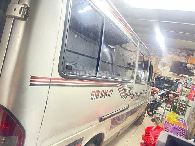 Xe Van Mercedes Benz Sprinter, sản xuất năm 2007.