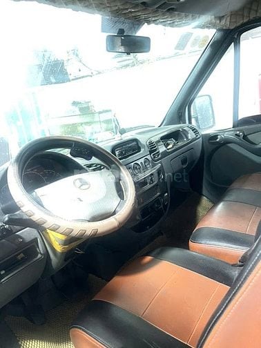 Xe Van Mercedes Benz Sprinter, sản xuất năm 2007.