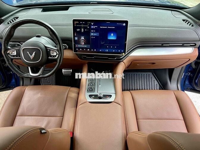 VF9 Plus 6 ghế trần kính 19.000km pin tiên phong