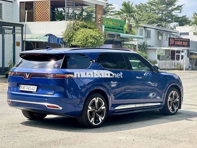 VF9 Plus 6 ghế trần kính 19.000km pin tiên phong