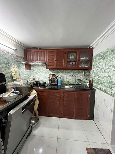 Bán nhanh nhà đường Hoàng Văn Thụ, gần VinCom Cộng Hoà, giá 1tỷ8