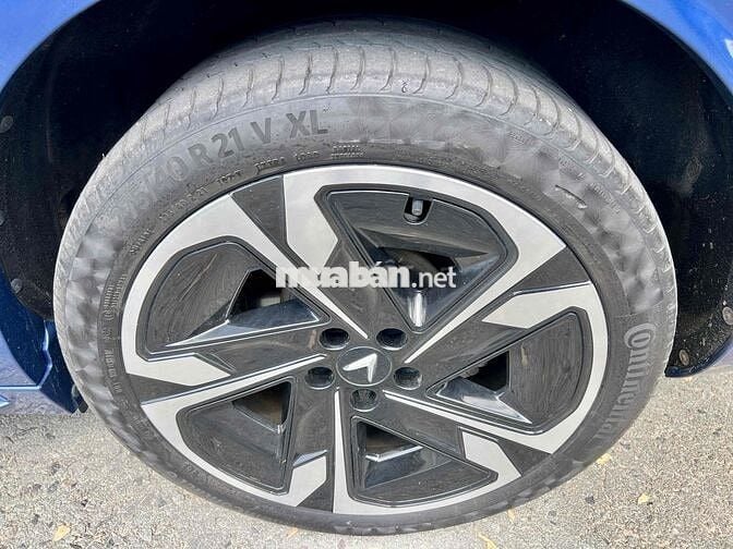 VF9 Plus 6 ghế trần kính 19.000km pin tiên phong