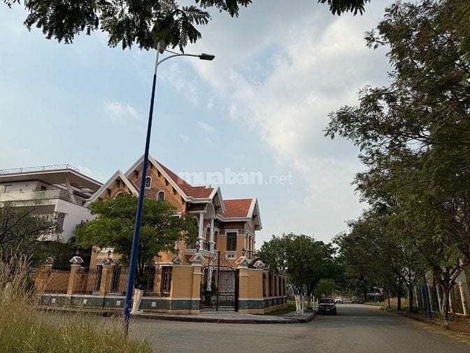  cần tiền bán 5 lô biệt thự đẹp khu ĐTM Bình Nguyên, ngay làng ĐHQG
