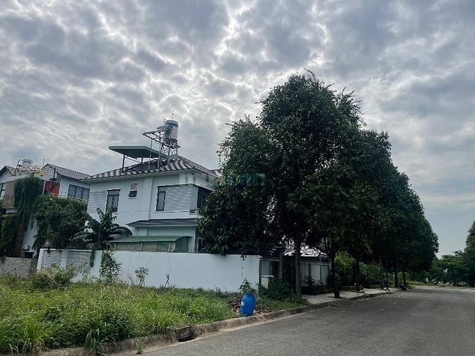  cần tiền bán 5 lô biệt thự đẹp khu ĐTM Bình Nguyên, ngay làng ĐHQG