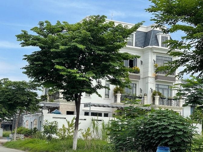  cần tiền bán 5 lô biệt thự đẹp khu ĐTM Bình Nguyên, ngay làng ĐHQG
