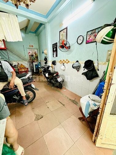 Bán Nhà khu P15Q8. Cách mặt tiền Bình Đông 100m.kế bên THPT Ngô Gia Tự