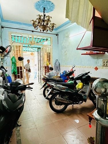 Bán Nhà khu P15Q8. Cách mặt tiền Bình Đông 100m.kế bên THPT Ngô Gia Tự