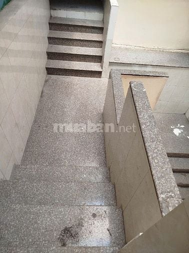Cho thuê tòa nhà góc 3 mặt tiền Hoàng Việt, P.4, Q. Tân Bình giá 600tr