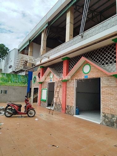 Cho thuê tòa nhà góc 3 mặt tiền Hoàng Việt, P.4, Q. Tân Bình giá 600tr