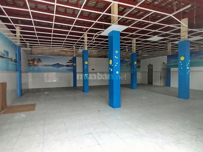Cho thuê tòa nhà góc 3 mặt tiền Hoàng Việt, P.4, Q. Tân Bình giá 600tr