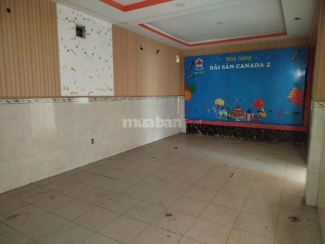 Cho thuê tòa nhà góc 3 mặt tiền Hoàng Việt, P.4, Q. Tân Bình giá 600tr