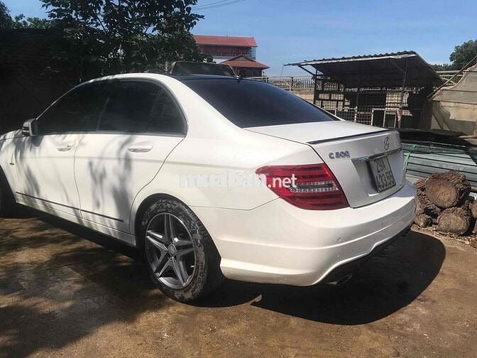Mercedes Benz C Class 2011 C200 - 10000 km