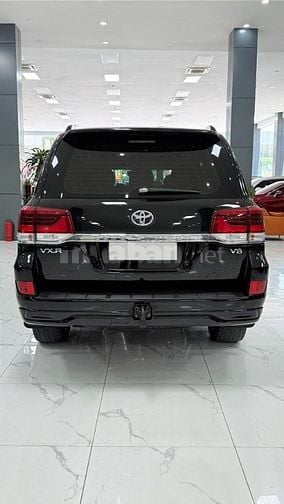 Bán Toyota Land Cruiser 4.6 V8 sản xuất 2016, chạy ít xe cực mới.