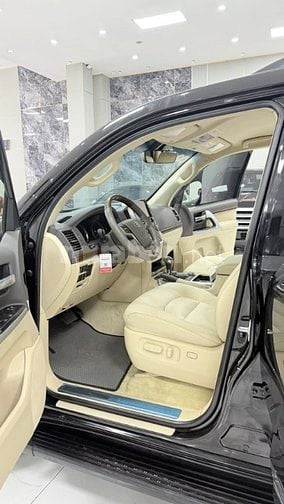 Bán Toyota Land Cruiser 4.6 V8 sản xuất 2016, chạy ít xe cực mới.