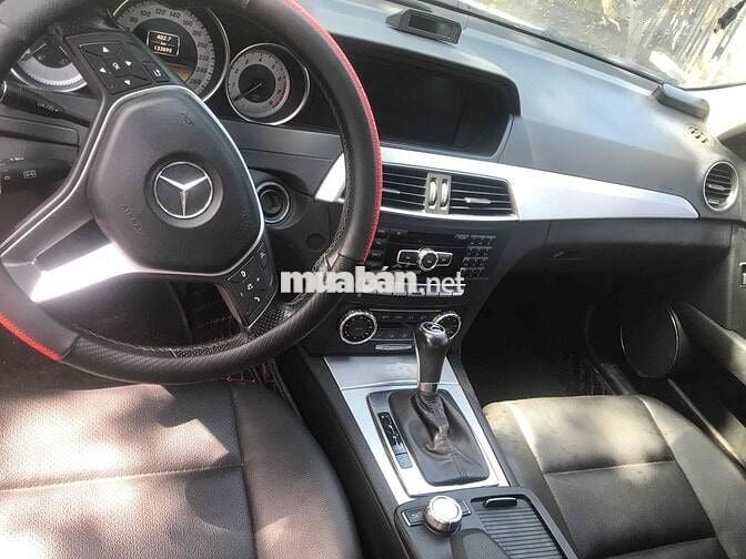 Mercedes Benz C Class 2011 C200 - 10000 km