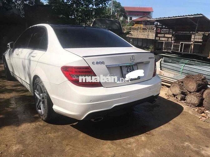 Mercedes Benz C Class 2011 C200 - 10000 km