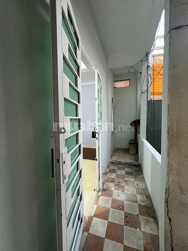 Nhà trọ ngay mặt tiền 38 bùi thị xuân cho thuê ở lâu dài 