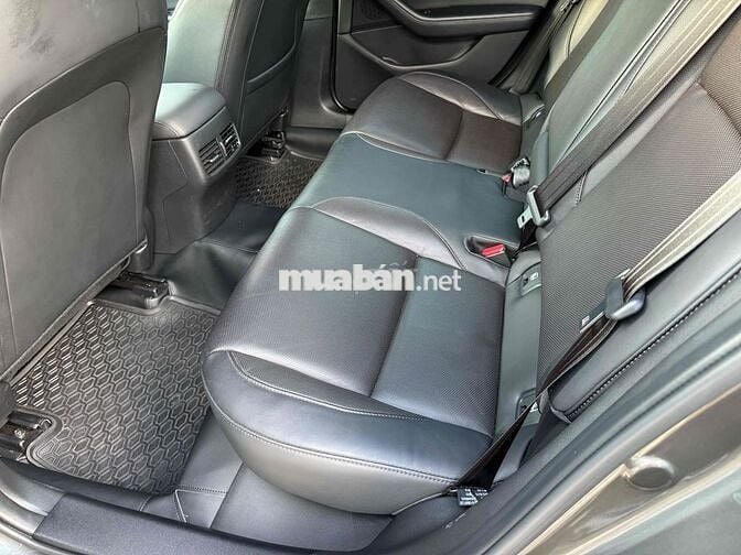 Mazda 3 2023 1.5L Luxury - 15000 Km