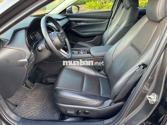 Mazda 3 2023 1.5L Luxury - 15000 Km