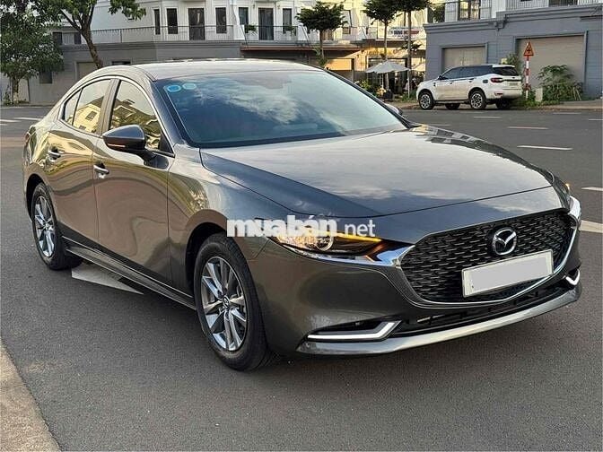 Mazda 3 2023 1.5L Luxury - 15000 Km