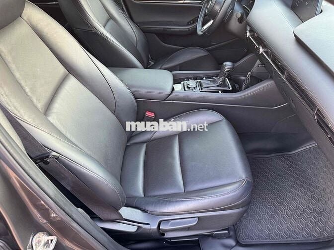 Mazda 3 2023 1.5L Luxury - 15000 Km