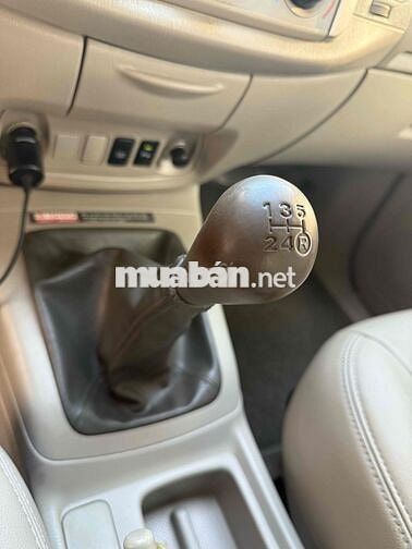 Toyota Innova 2015 2.0E - 101500 km