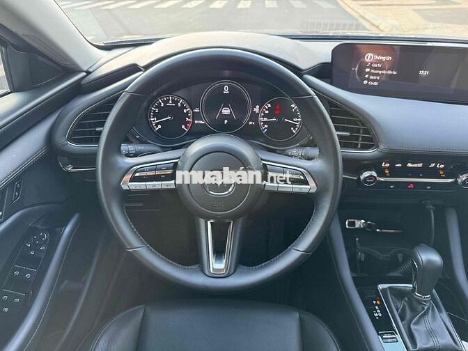 Mazda 3 2023 1.5L Luxury - 15000 Km