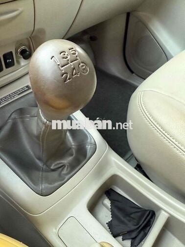 Toyota Innova 2015 2.0E - 101500 km