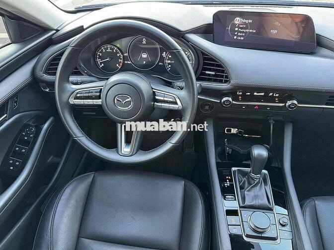 Mazda 3 2023 1.5L Luxury - 15000 Km
