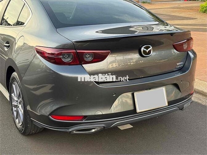 Mazda 3 2023 1.5L Luxury - 15000 Km