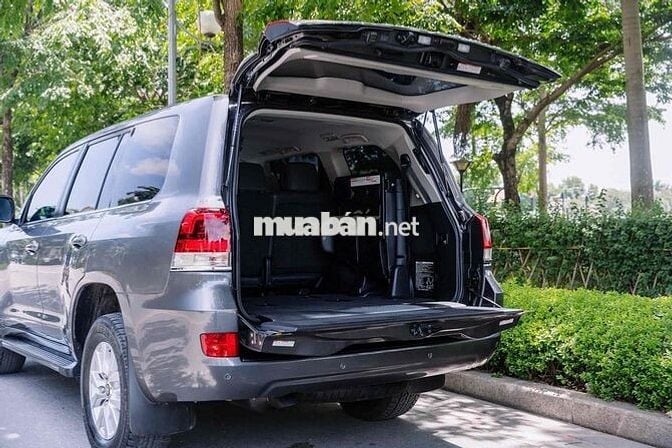 Toyota Land Cruiser 2019 cực mới