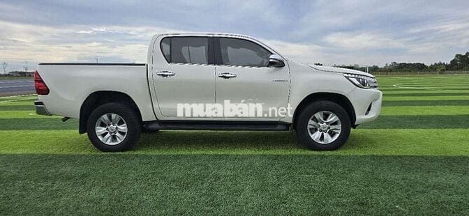 Bán Hilux 4×4 số tự động 2017