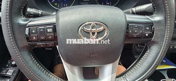 Bán Hilux 4×4 số tự động 2017
