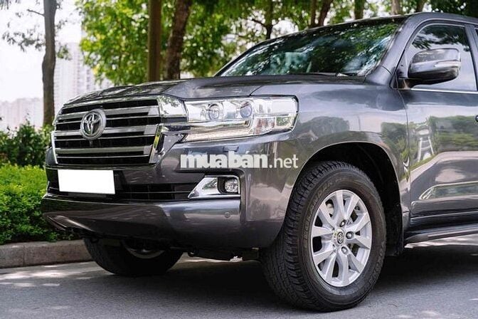 Toyota Land Cruiser 2019 cực mới