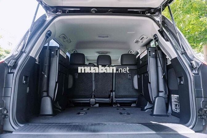Toyota Land Cruiser 2019 cực mới