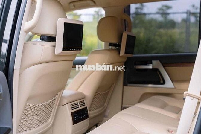 Toyota Land Cruiser 2016 Đen bản VX 4.6 V8 cực đep