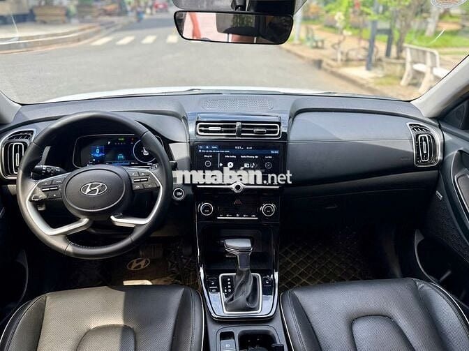 Hyundai Creta Cao cấp 2022 - Màu trắng - 4v5km