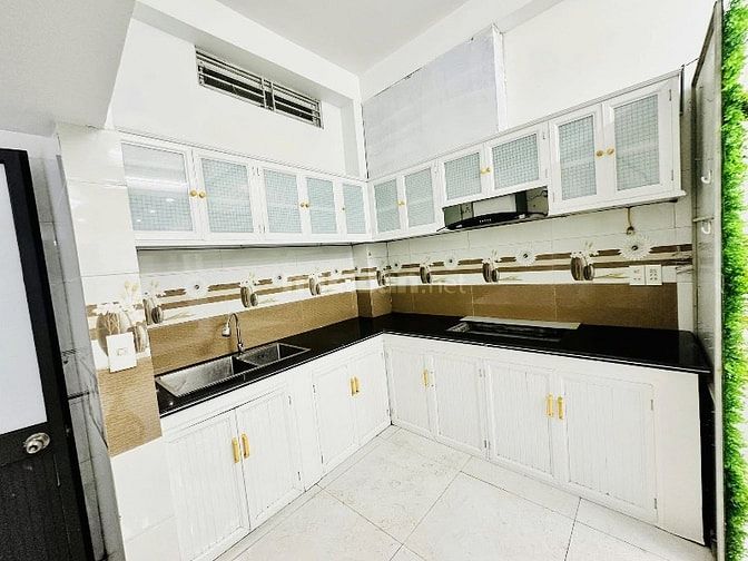 Mua bán liền tay nhà đường 3 tháng 2, quận 11, giá 2tỷ6
