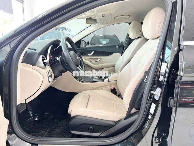 Mercedes C200 model 2019 - 48000km cá nhân biển SG