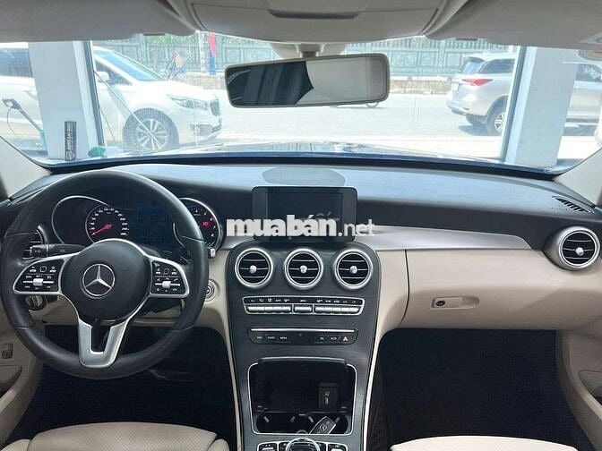Mercedes C200 model 2019 - 48000km cá nhân biển SG