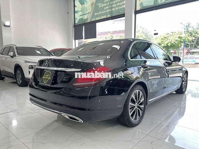 Mercedes C200 model 2019 - 48000km cá nhân biển SG