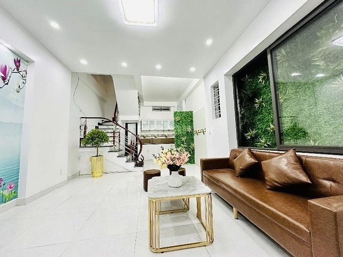 Mua bán liền tay nhà đường 3 tháng 2, quận 11, giá 2tỷ6